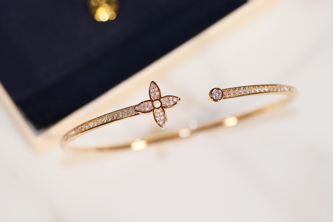 [KELA]IDYLLE GOLD OPEN BRACELET DIAMOND PAVED