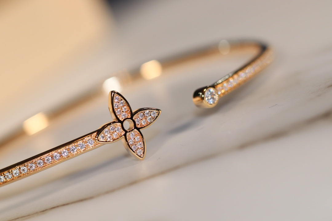 [KELA]IDYLLE GOLD OPEN BRACELET DIAMOND PAVED