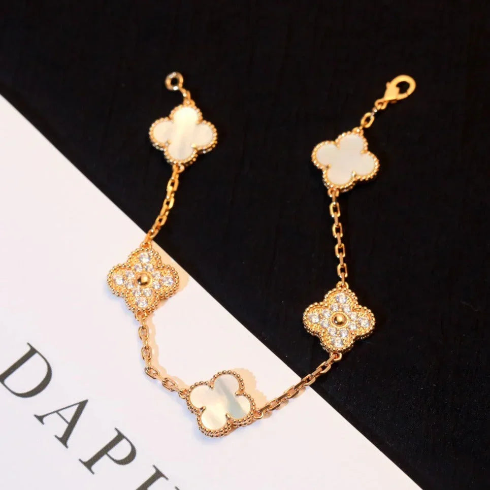 [KELA]LUCKY CLOVER 5-MOTIF BRACELET - WHITE MOTHER-OF-PEARL COLLECTION