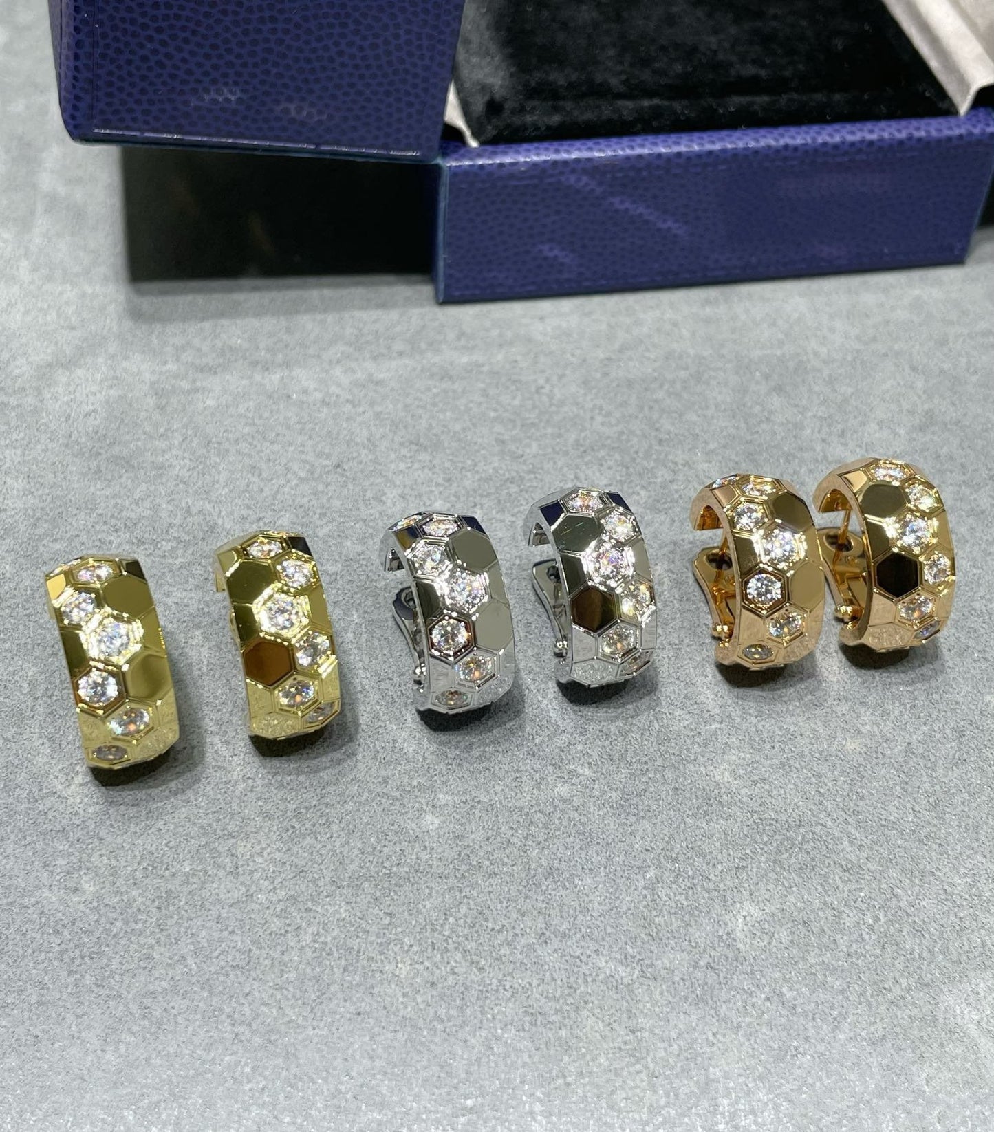 [KELA]BEE LOVE DIAMOND HOOP EARRINGS