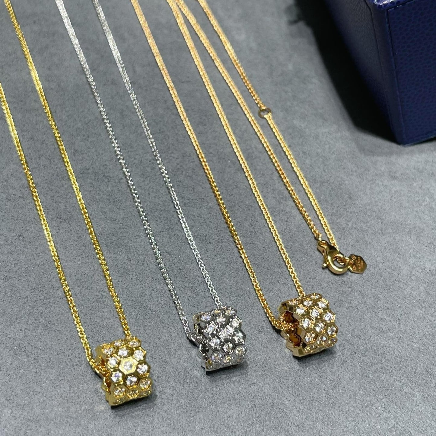 [KELA]BEE LOVE DIAMOND PAVED 3 ROW NECKLACE