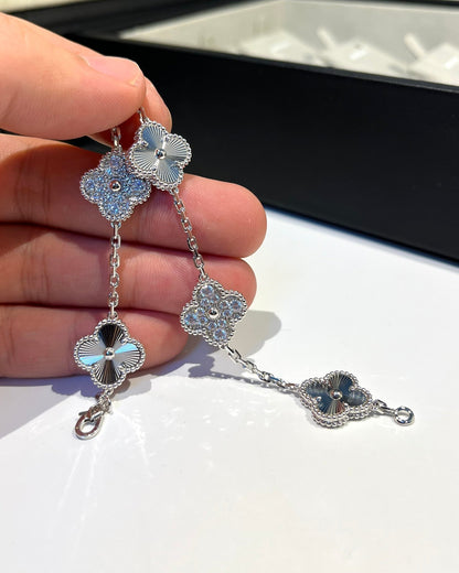 [KELA]LUCKY CLOVER 5-MOTIF BRACELET - LASER COLLECTION