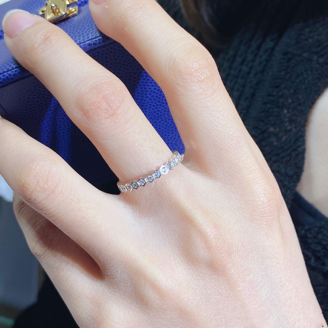 [KELA]BEE LOVE DIAMOND PAVED SMALL RING