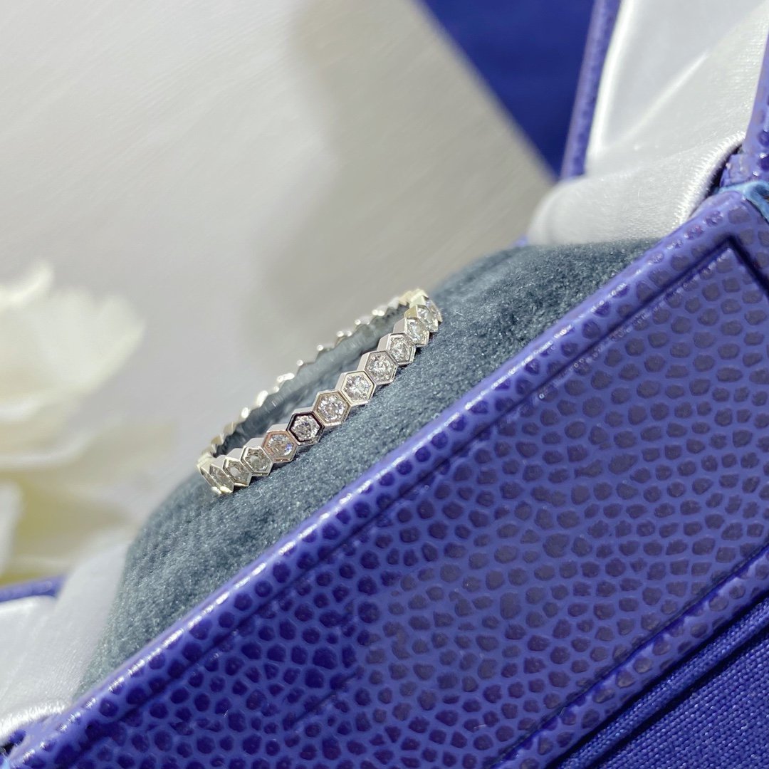 [KELA]BEE LOVE DIAMOND PAVED SMALL RING