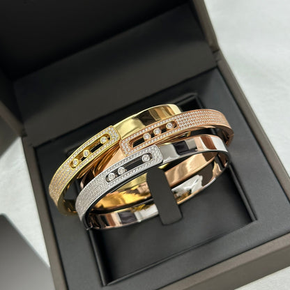 [KELA]MOVE NOA PAVÉ DIAMOND BANGLE BRACELET