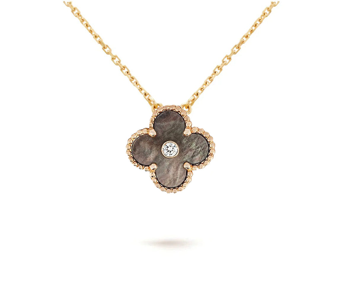 [KELA]LIMITED EDITION CHRISTMAS CLOVER FLOWER NECKLACE - 15MM ANNUAL COLLECTIBLE PENDANT