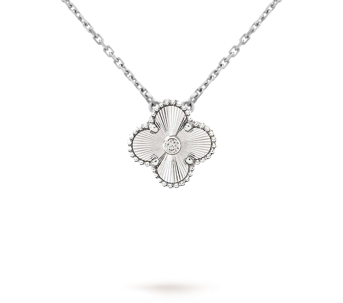 [KELA]LIMITED EDITION CHRISTMAS CLOVER FLOWER NECKLACE - 15MM ANNUAL COLLECTIBLE PENDANT