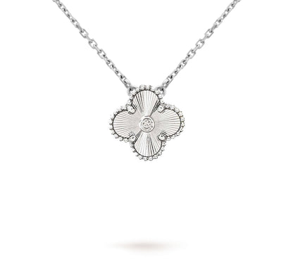 [KELA]LIMITED EDITION CHRISTMAS CLOVER FLOWER NECKLACE - 15MM ANNUAL COLLECTIBLE PENDANT