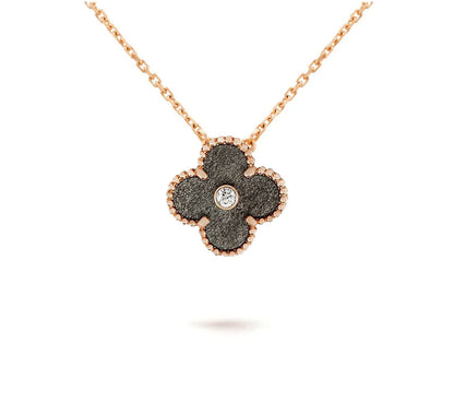 [KELA]LIMITED EDITION CHRISTMAS CLOVER FLOWER NECKLACE - 15MM ANNUAL COLLECTIBLE PENDANT