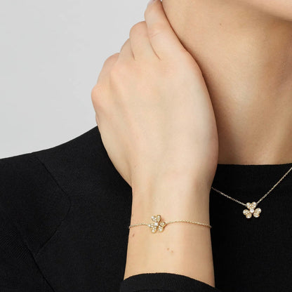 [KELA]LUMINOUS BLOSSOM SINGLE-MOTIF CHARM BRACELET