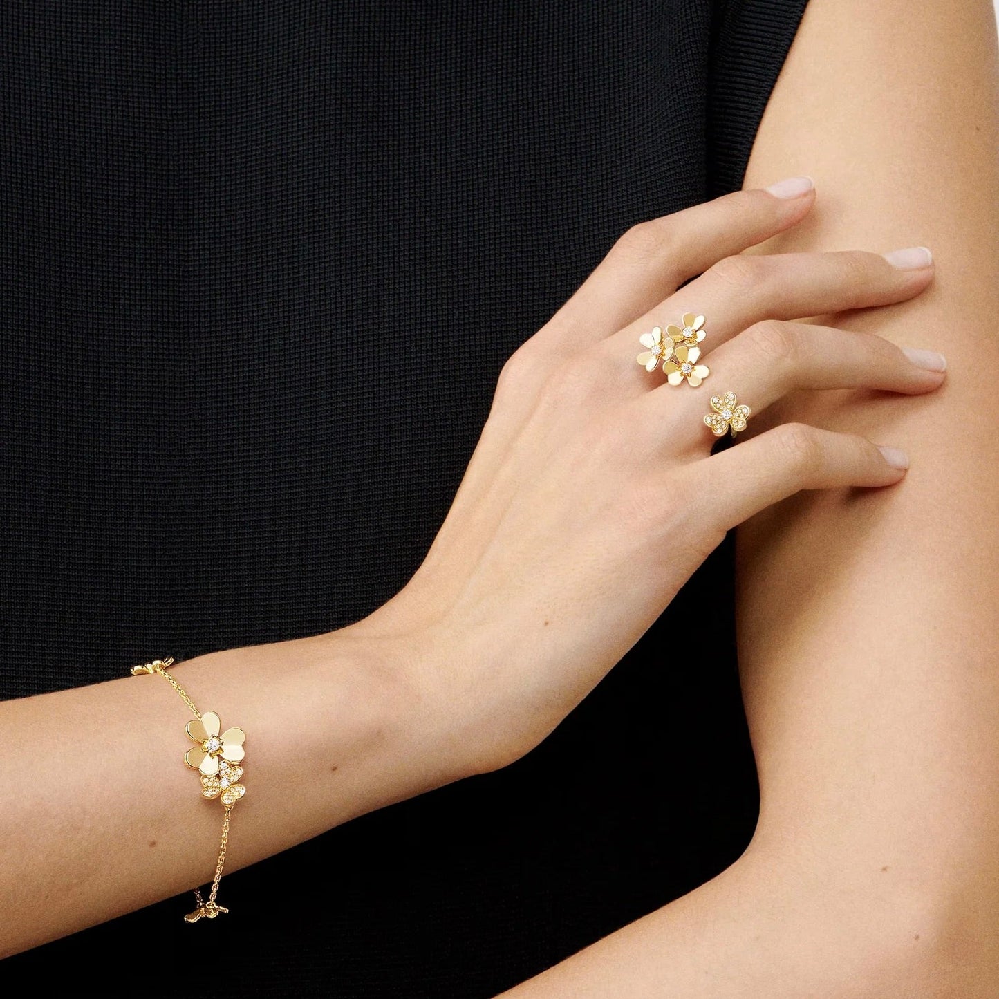[KELA]LUMINOUS BLOSSOM 5-MOTIF CHARM BRACELET