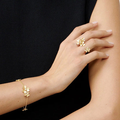 [KELA]LUMINOUS BLOSSOM 5-MOTIF CHARM BRACELET