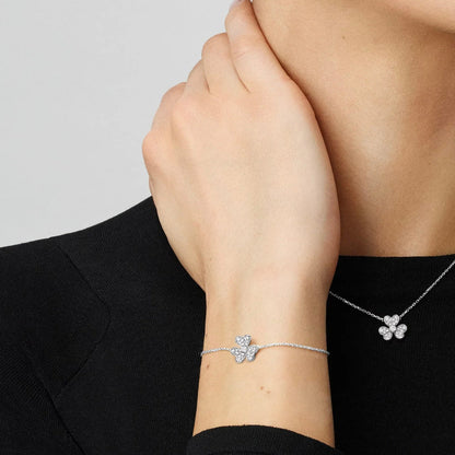 [KELA]LUMINOUS BLOSSOM SINGLE-MOTIF CHARM BRACELET