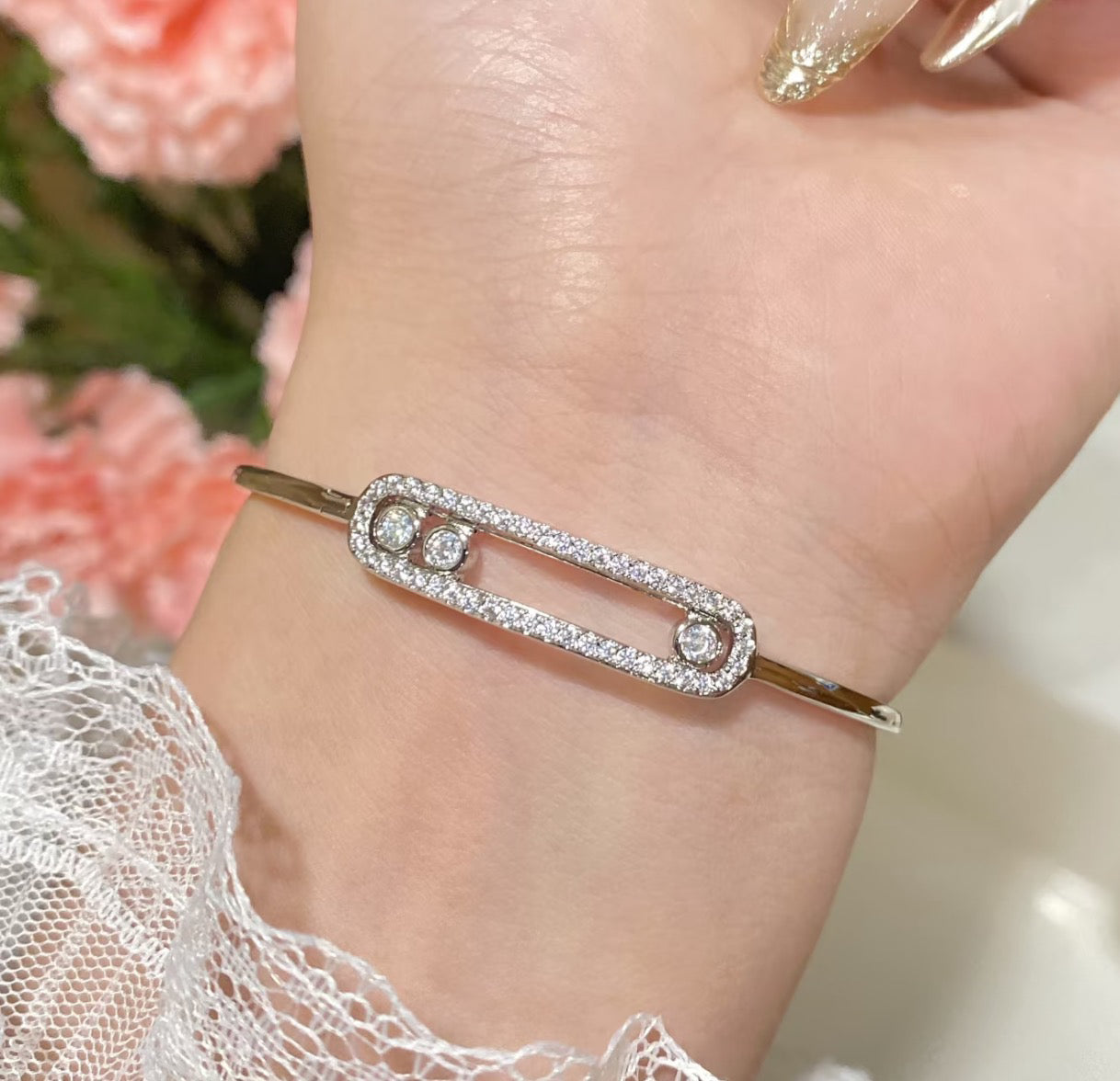 [KELA]MOVE PAVÉ DIAMOND BANGLE BRACELET M