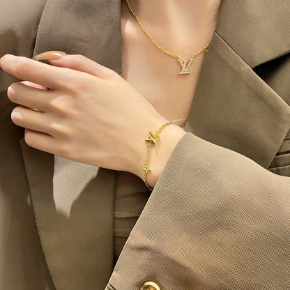 [KELA]LOGO STAR MOTIF GOLD BRACELET