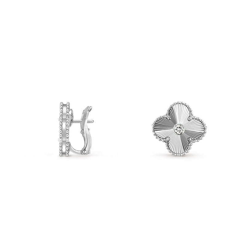 [KELA]15MM CLOVER FLOWER STUD EARRINGS DIAMOND-WHITE GOLD COLLECTION