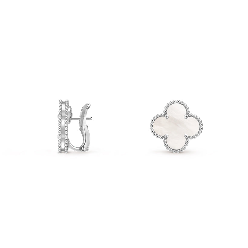 [KELA]15MM CLOVER FLOWER STUD EARRINGS WHITE GOLD COLLECTION