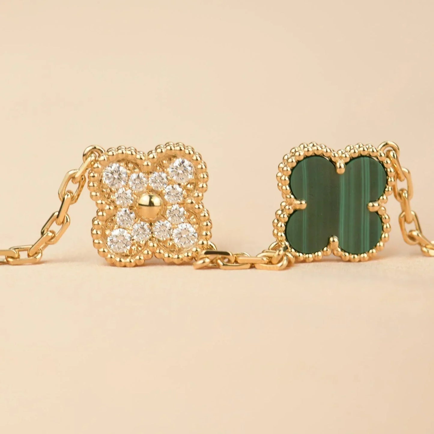 [KELA]LUCKY CLOVER 5-MOTIF BRACELET - MALACHITE COLLECTION