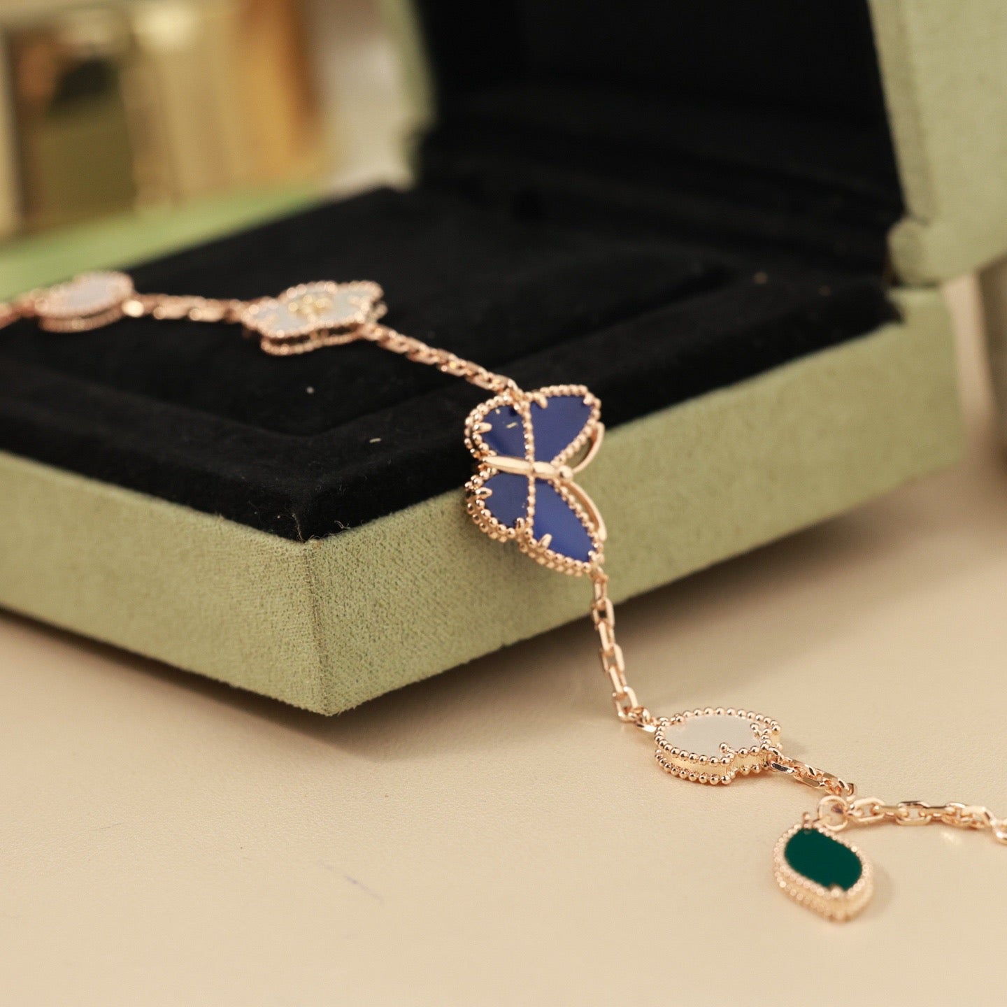 [KELA]SPRING ENCHANTMENT BUTTERFLY & FLORAL CHARM BRACELET
