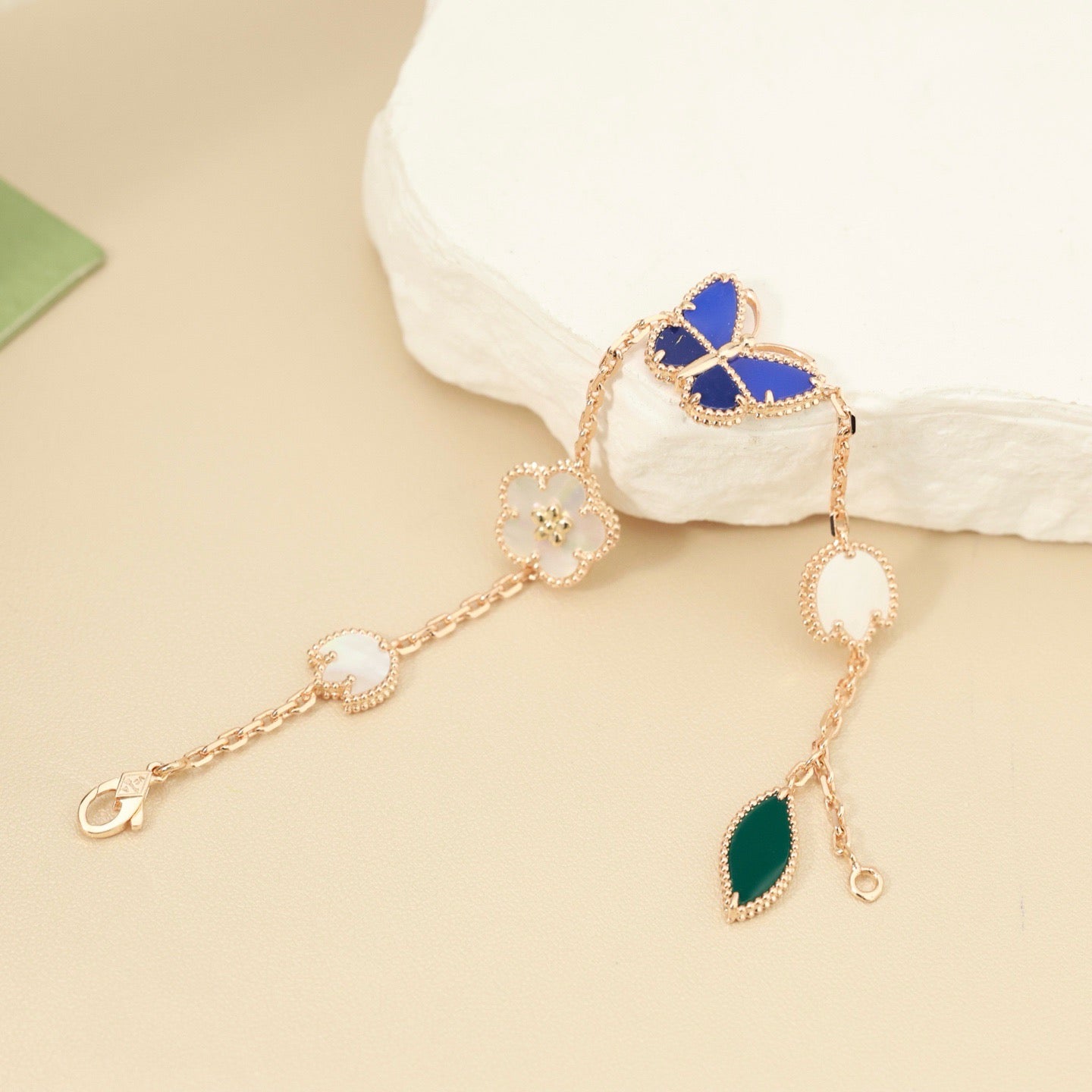 [KELA]SPRING ENCHANTMENT BUTTERFLY & FLORAL CHARM BRACELET