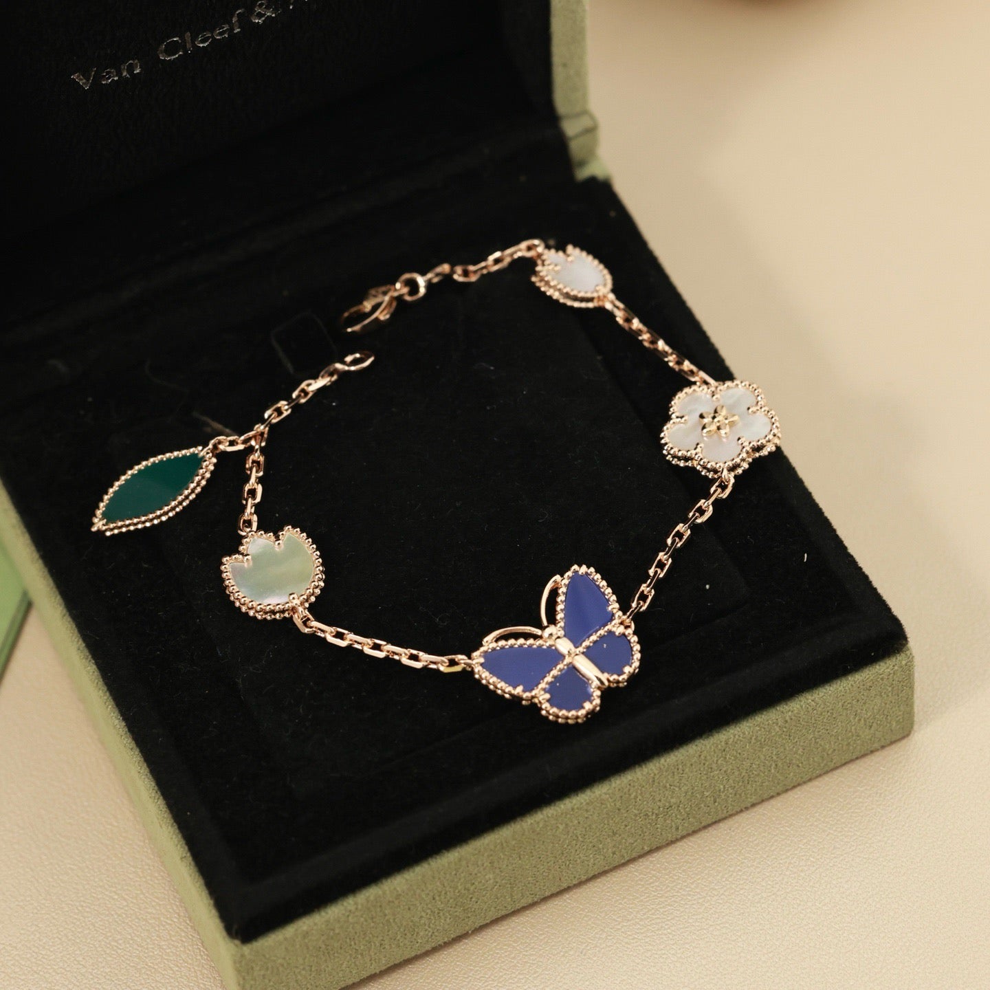 [KELA]SPRING ENCHANTMENT BUTTERFLY & FLORAL CHARM BRACELET
