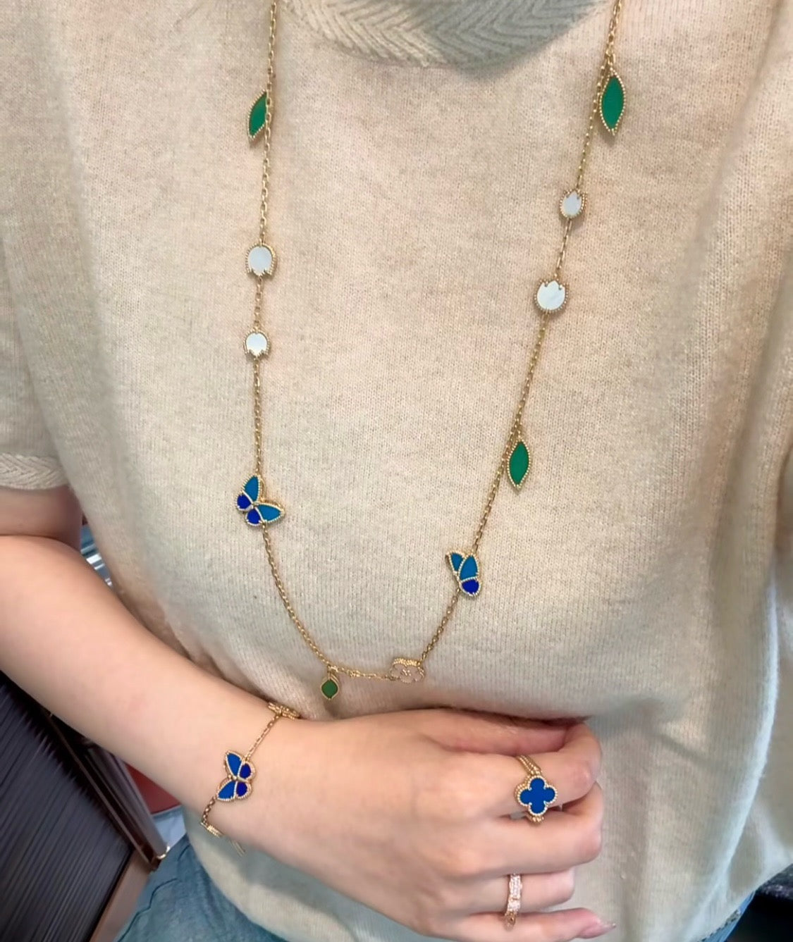 [KELA]LUCKY SPRING BUTTERFLY & FLOWER STATEMENT NECKLACE - 15-MOTIF FLORAL DESIGN