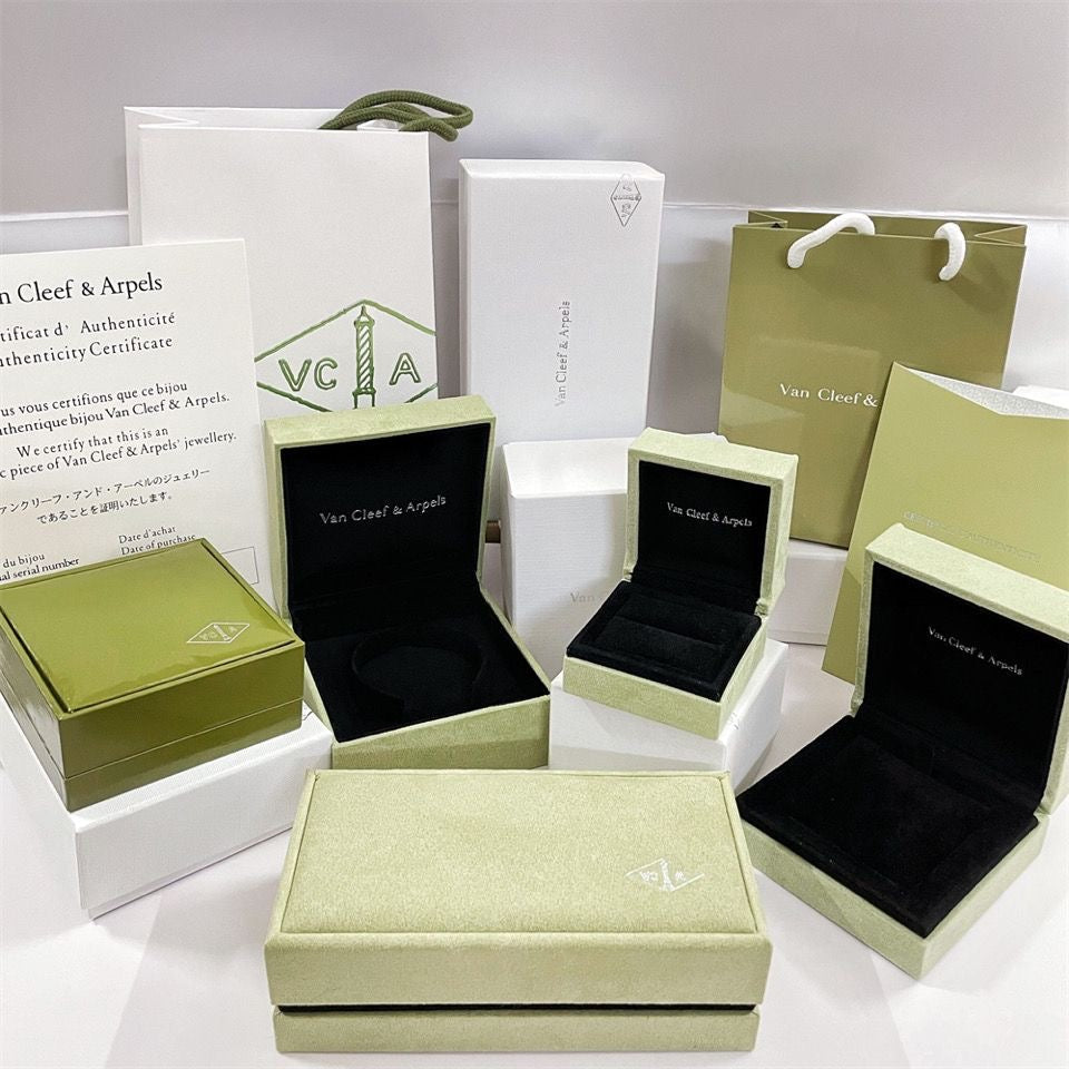 [KELA]CLOVER BRAND JEWELRY BOX