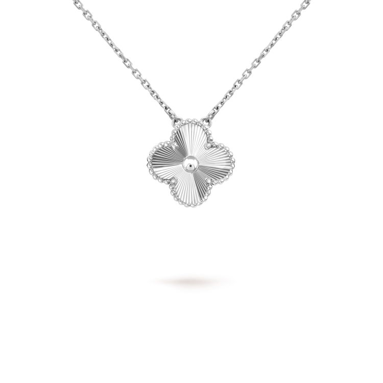 [KELA]15MM CLOVER FLOWER PENDANT NECKLACE WHITE GOLD COLLECTION