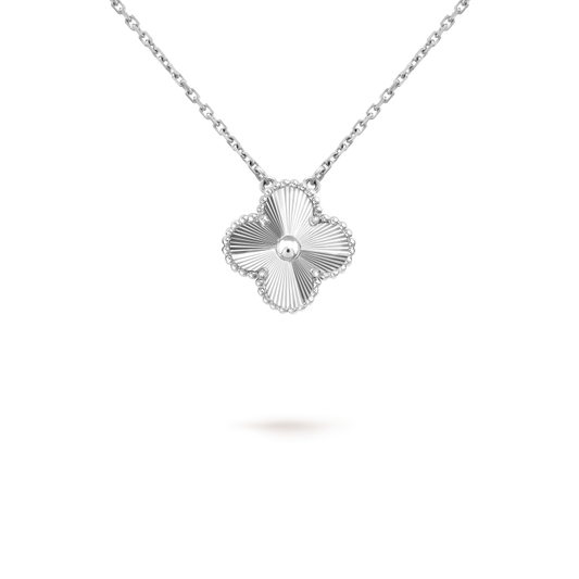 [KELA]15MM CLOVER FLOWER PENDANT NECKLACE WHITE GOLD COLLECTION