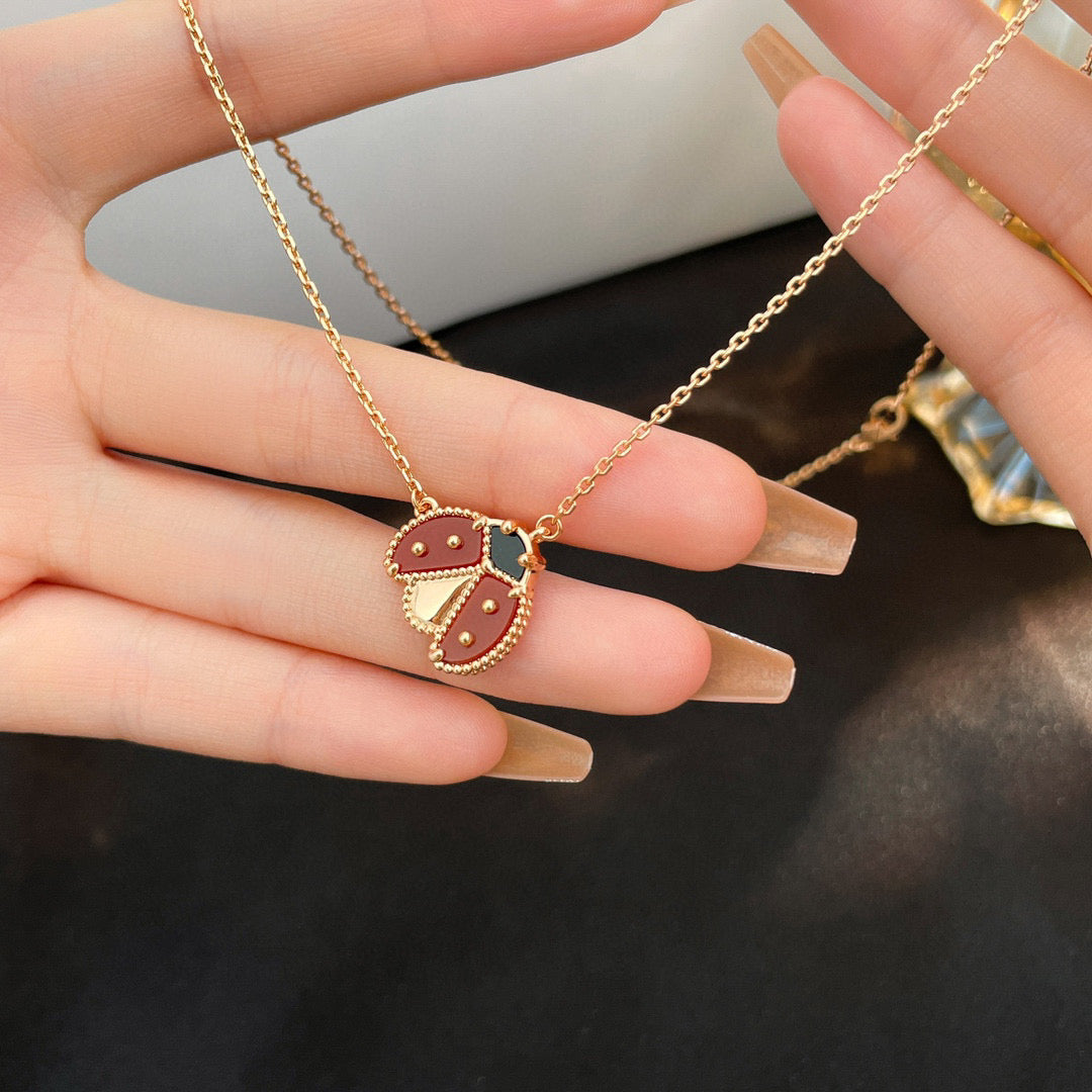 [KELA]LUCKY CARNELIAN LADYBUG CHARM NECKLACE