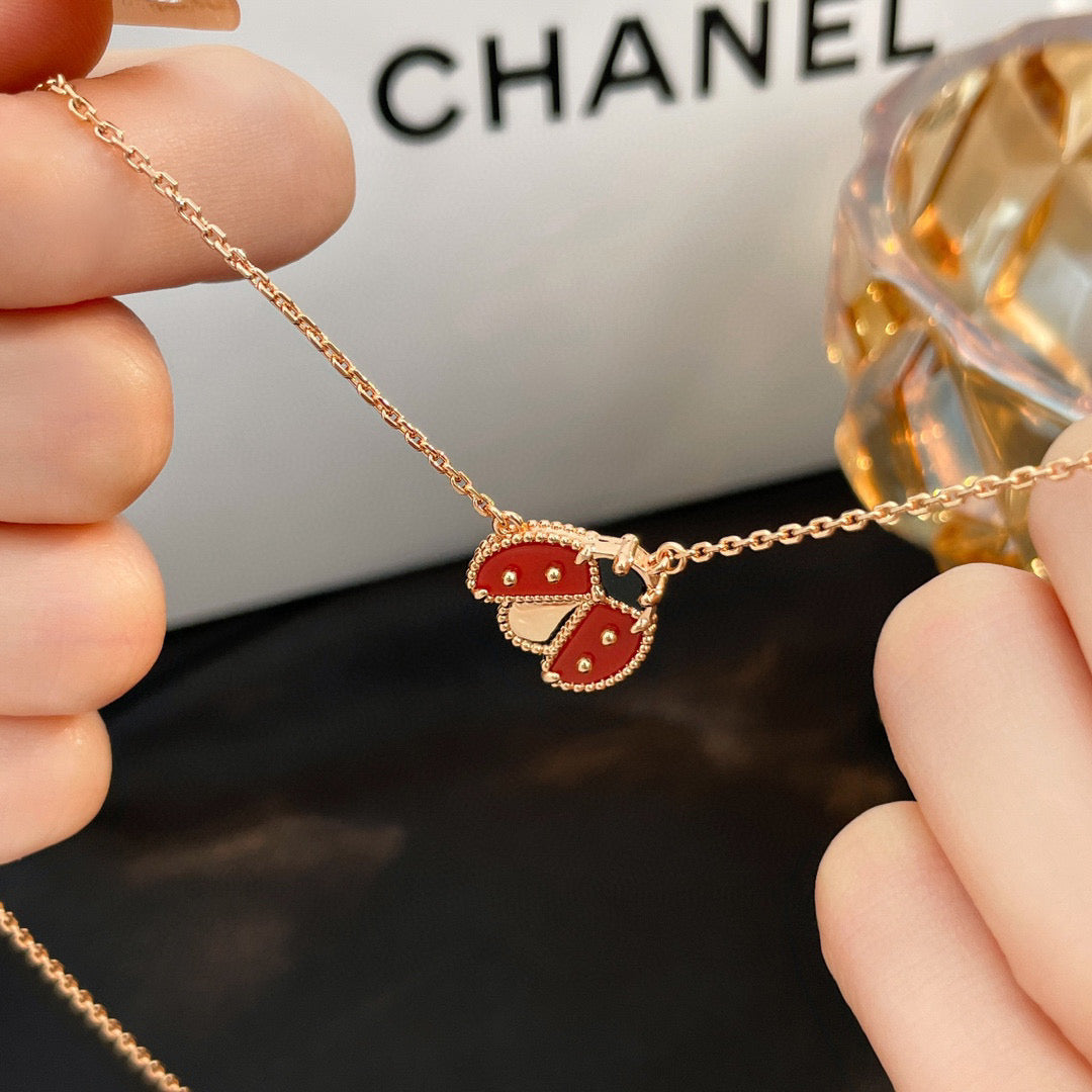 [KELA]LUCKY CARNELIAN LADYBUG CHARM NECKLACE