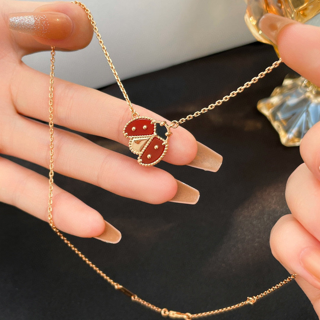 [KELA]LUCKY CARNELIAN LADYBUG CHARM NECKLACE