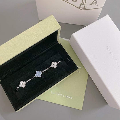 [KELA]LUCKY CLOVER 5-MOTIF BRACELET - PURPLE CHALCEDONY COLLECTION