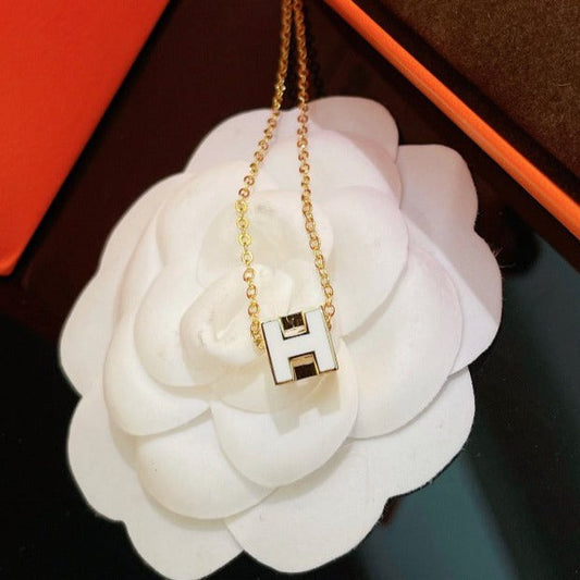 [KELA]H WHITE SQUARE GOLD NECKLACE