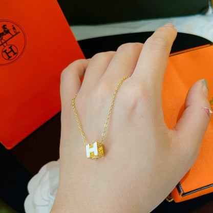 [KELA]H WHITE SQUARE GOLD NECKLACE