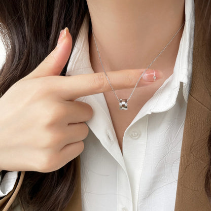 [KELA]BEE MINI PEDANT DIAMOND NECKLACE