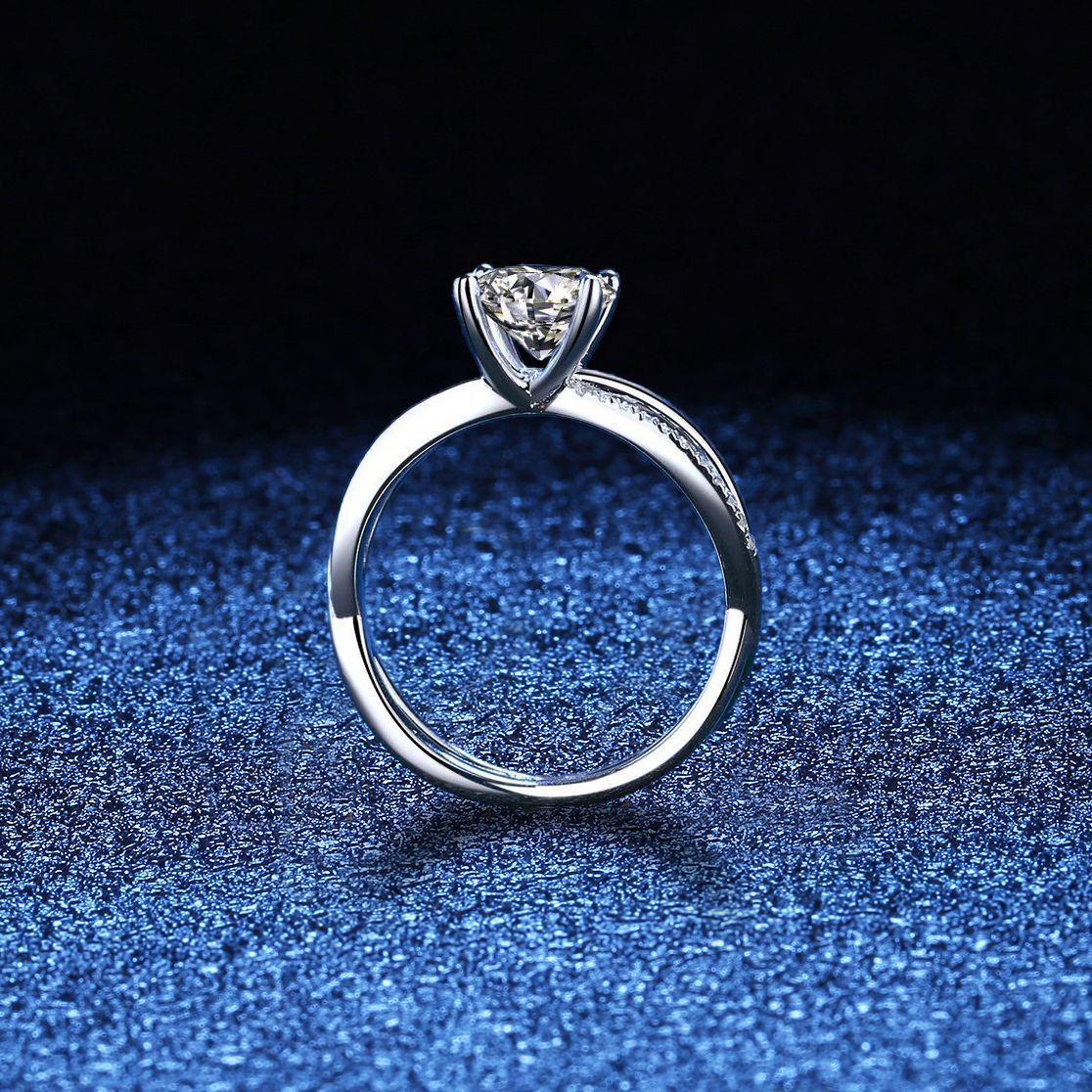 [KELA]ELEGANT 4-PRONG CROSSOVER MOISSANITE ENGAGEMENT RING