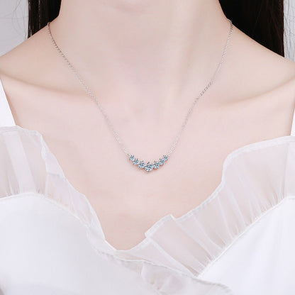 [KELA]MINIMALIST CURVED SMILE MOISSANITE NECKLACE
