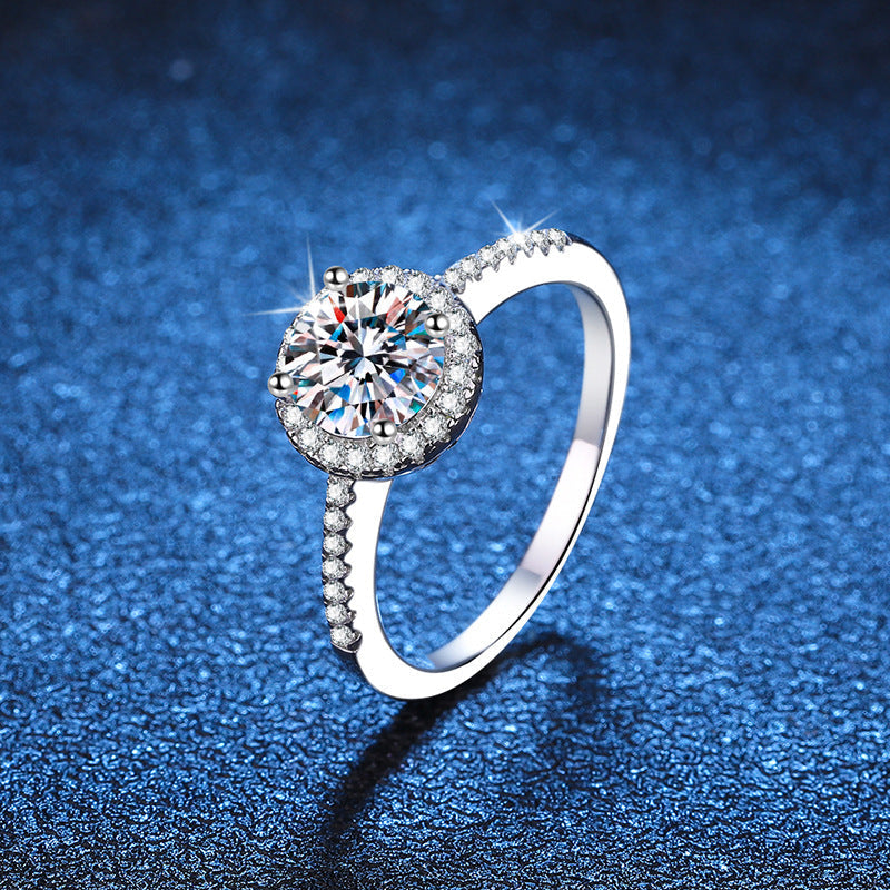 [KELA]RADIANT ROUND HALO MOISSANITE ENGAGEMENT RING