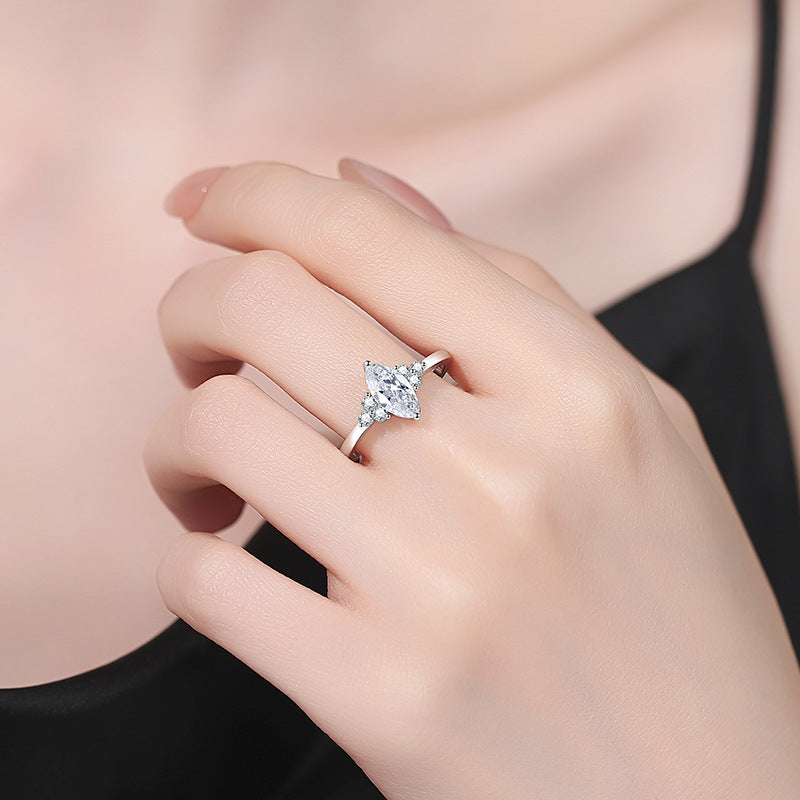 [KELA]ELEGANT MARQUISE CUT MOISSANITE RING WITH SIDE ACCENTS