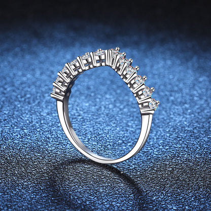[KELA]ELEGANT V-SHAPED CHEVRON MOISSANITE RING
