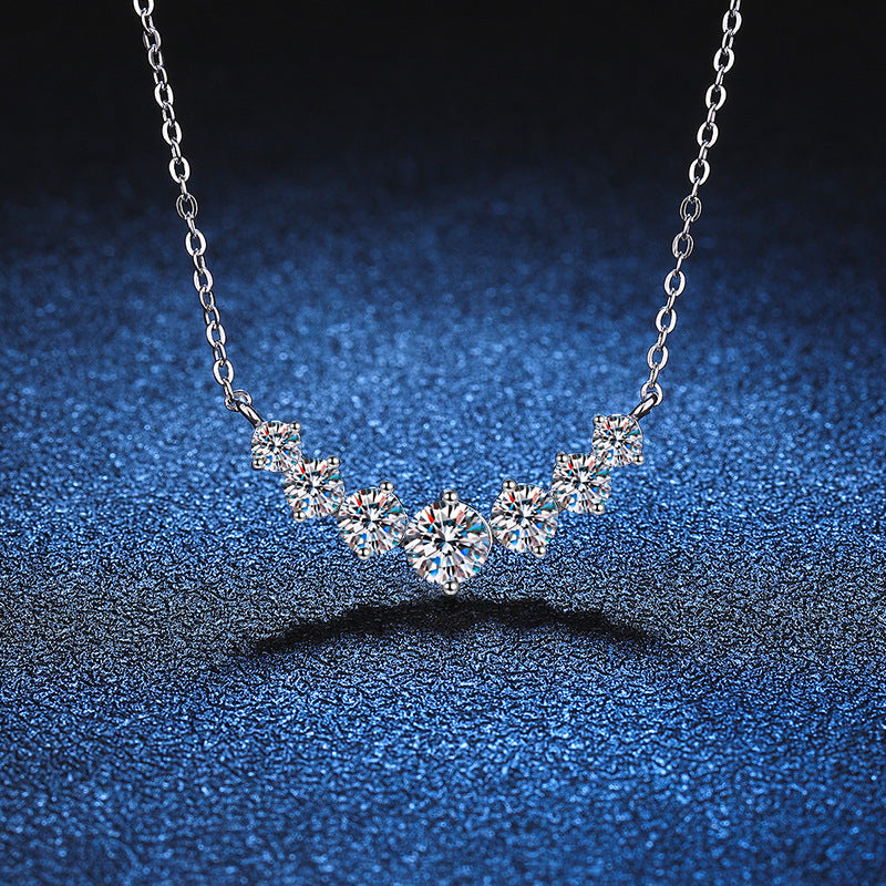 [KELA]MINIMALIST CURVED SMILE MOISSANITE NECKLACE