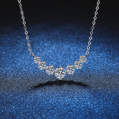 [KELA]MINIMALIST CURVED SMILE MOISSANITE NECKLACE