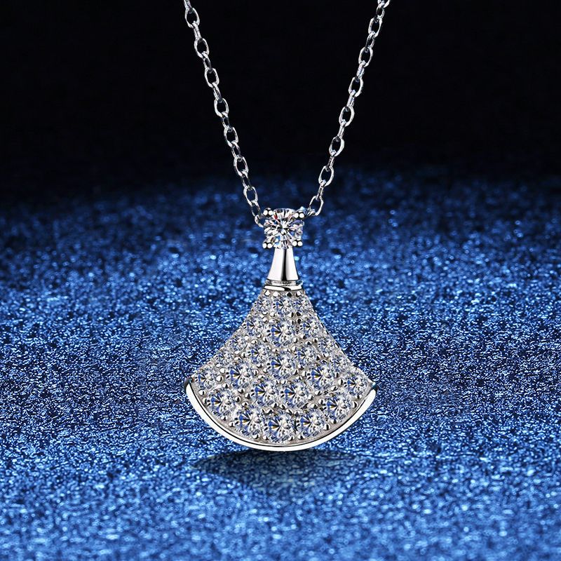 [KELA]ELEGANT FAN-SHAPED MOISSANITE PENDANT NECKLACE