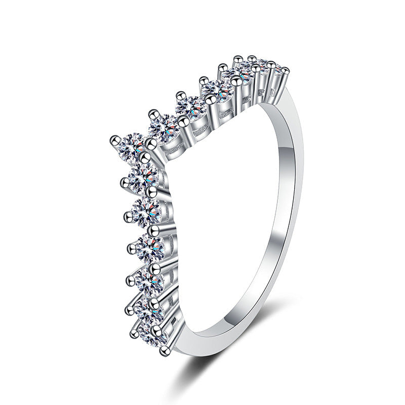 [KELA]ELEGANT V-SHAPED CHEVRON MOISSANITE RING