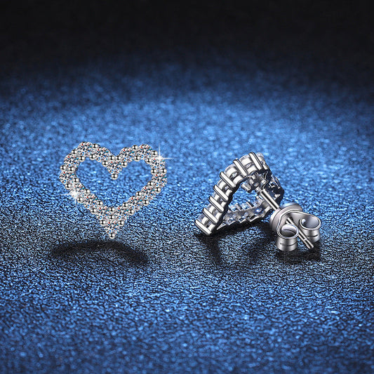 [KELA]SPARKLING HEART-SHAPED MOISSANITE STUD EARRINGS
