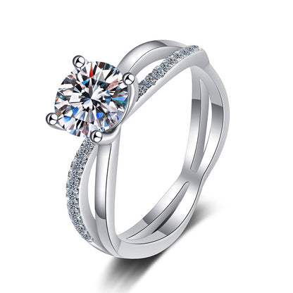 [KELA]ELEGANT 4-PRONG CROSSOVER MOISSANITE ENGAGEMENT RING