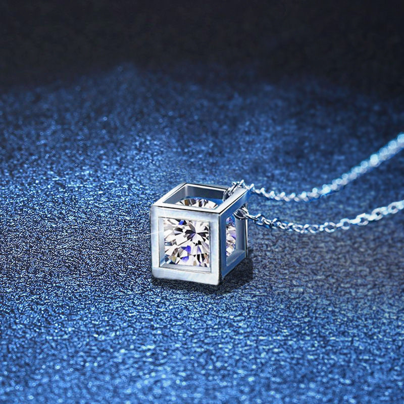[KELA]GEOMETRIC SUGAR-CUBE MOISSANITE NECKLACE
