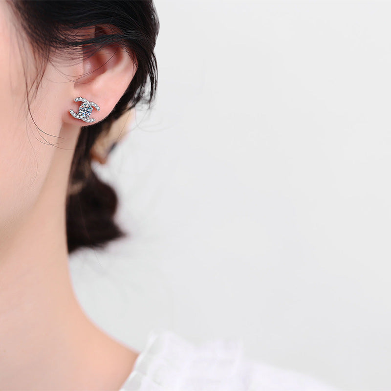 [KELA]CHIC INTERLOCKING DOUBLE-C MOISSANITE STUD EARRINGS