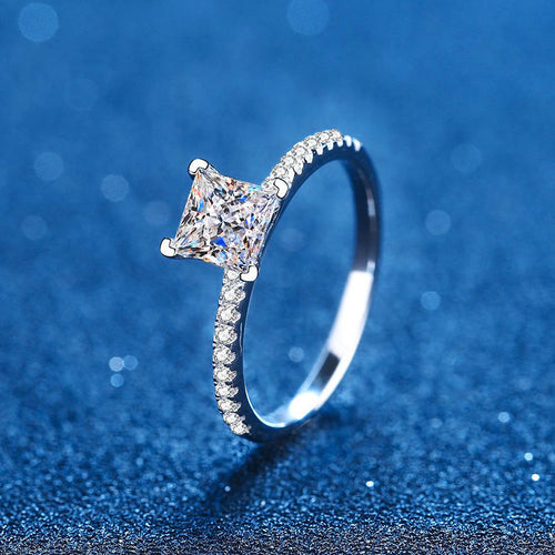 [KELA]ELEGANT PRINCESS CUT MOISSANITE ENGAGEMENT RING